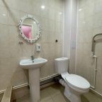 Ванная комната в отеле Прибрежный, Медведево