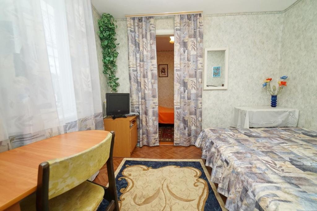 Семейный (Семейный номер с общей ванной комнатой) отеля 7 Пальм, Вишнёвка