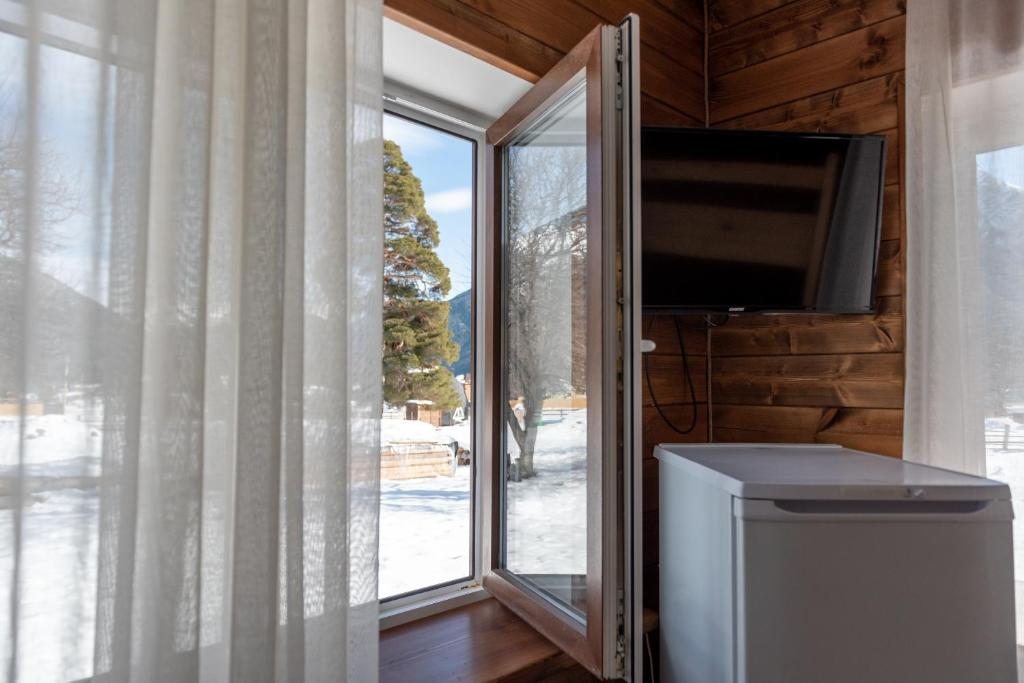 Трехместный (Трехместный номер с видом на горы), Гостиница Орион