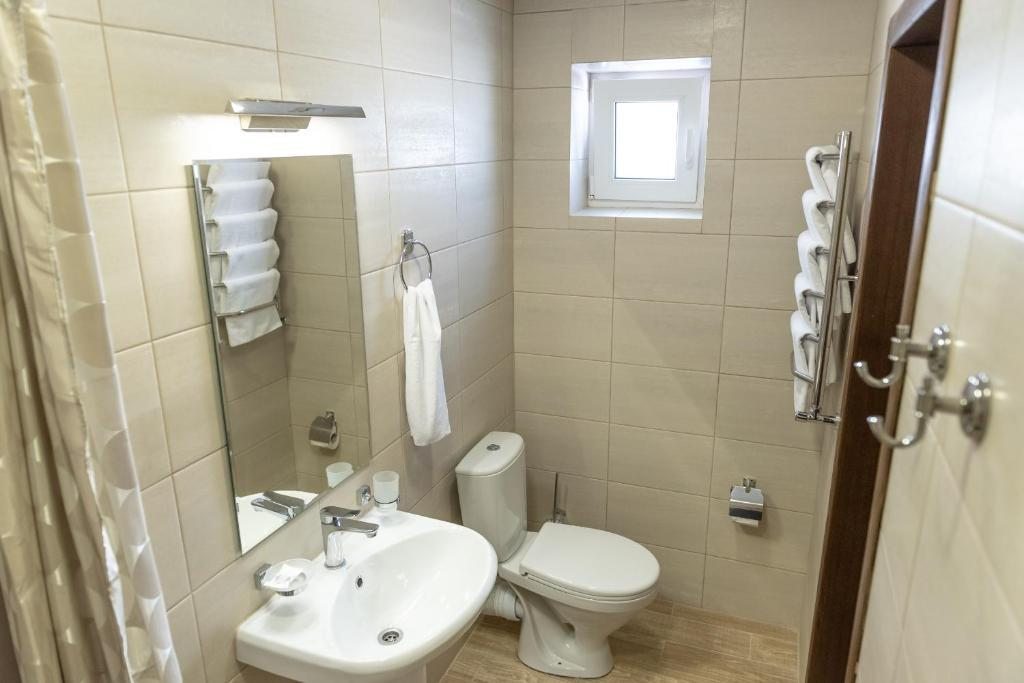 Трехместный (Трехместный номер с видом на горы), Гостиница Орион