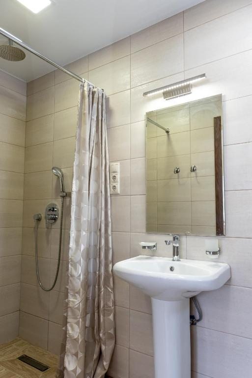 Трехместный (Трехместный номер с видом на горы), Гостиница Орион