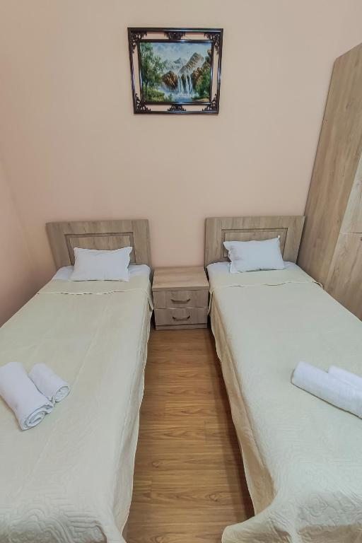 Двухместный (Двухместный номер с 2 отдельными кроватями и душем) отеля Hotel Pushkin II/1a, Кутаиси