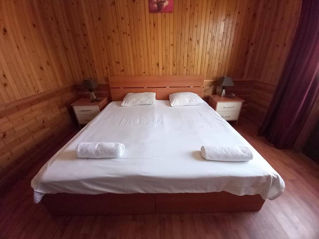Двухместный (Двухместный с 1 кроватью или 2 отдельными кроватями и душем) гостевого дома Tatia Guesthouse, Кобулети