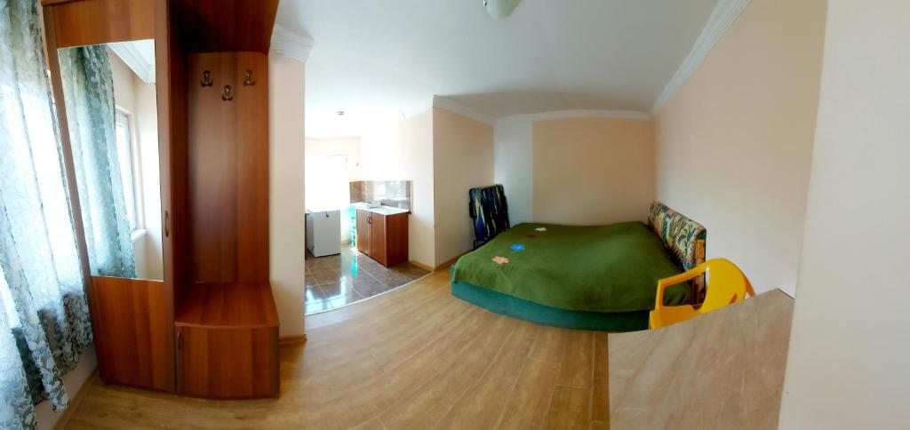 Двухместный (Двухместный номер с 1 кроватью и собственной ванной комнатой) гостевого дома Hotel kidobani, Сурами