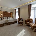 Трехместный (Трехместный номер Делюкс с диваном-кроватью), Hotel Aqua Liberty