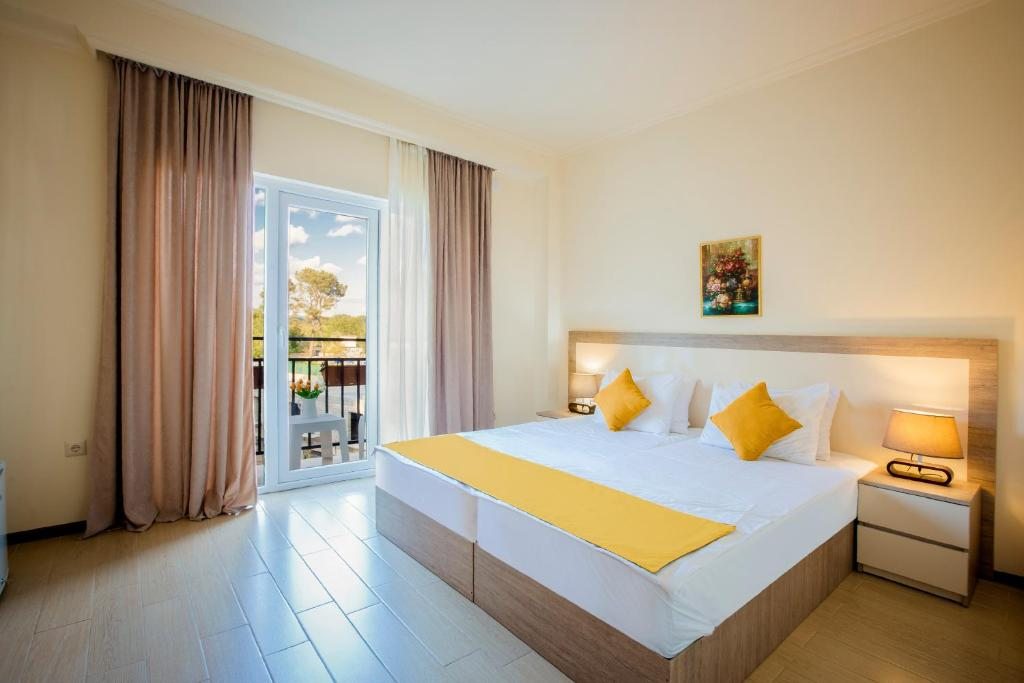 Двухместный (Двухместный номер с 1 кроватью или 2 отдельными кроватями и видом на море) отеля Iveria Elli Hotel, Шекветили