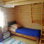 Дом (Кедровые домики), Деревенька на роднике