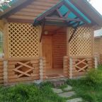 Дом (Кедровые домики), Деревенька на роднике