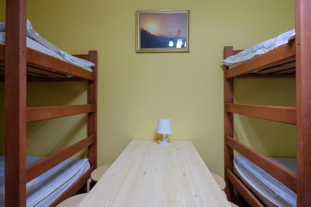 Номер (Кровать в общем номере с 4 кроватями) хостела Оазис, Томск