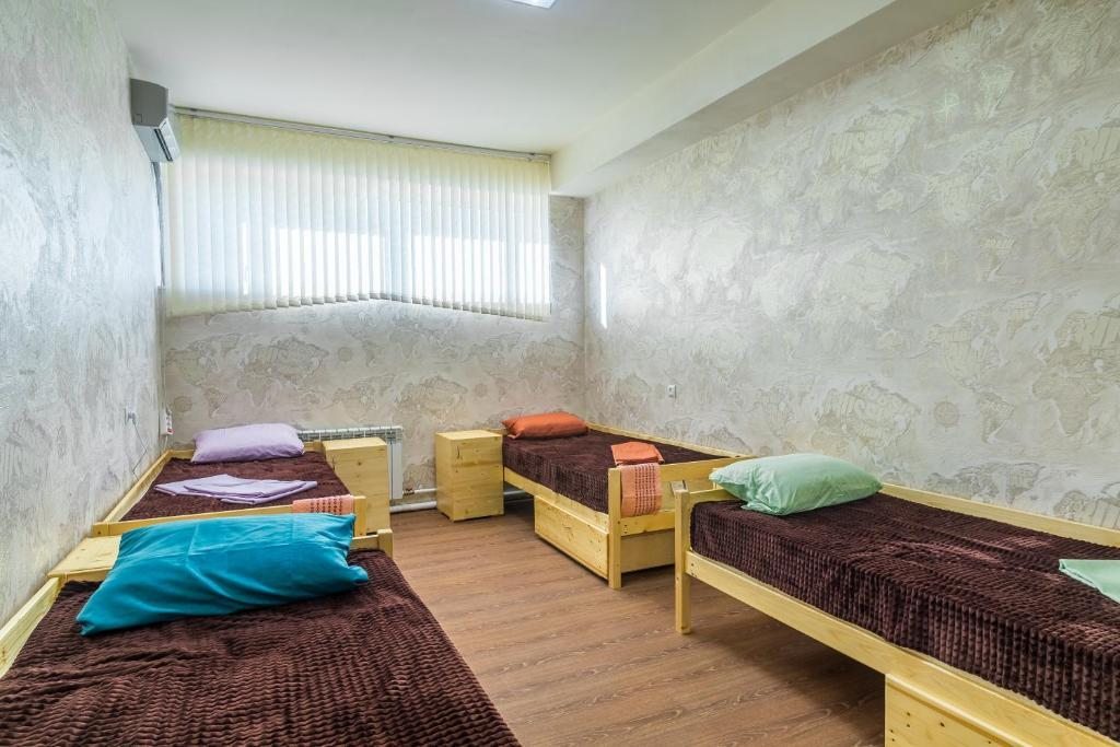 Номер (Кровать в общем номере для мужчин с 4 кроватями) хостела CENTR прямо в центре Грозного, Грозный