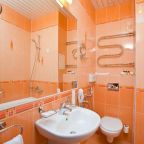 Ванная комната в номере отеля Kompass Cruise Gelendzhik 3*, Геленджик