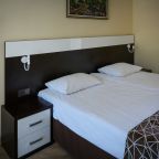 Двуспальная кровать