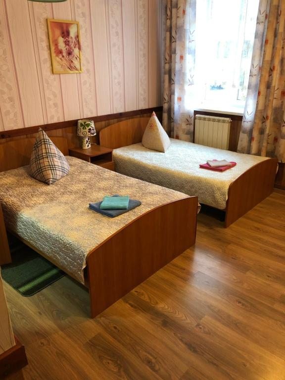Двухместный (Двухместный с 1 кроватью или 2 отдельными кроватями и душем) мини-отеля ГОРОДОК, Алапаевск