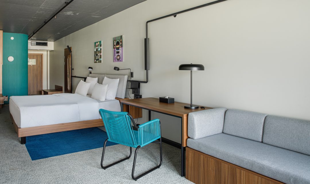 Двухместный (Улучшенный, С 1 кроватью или 2 отдельными кроватями) отеля Novotel, Владивосток