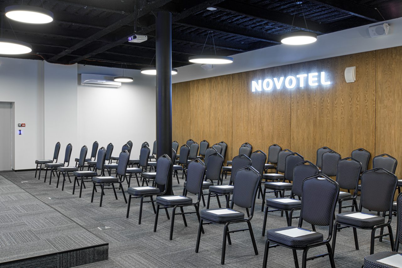 Конференц-зал «Шмидт», Отель Novotel