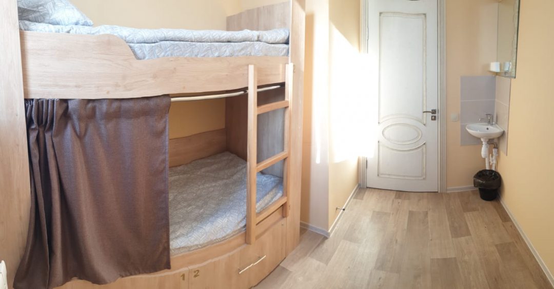 Двухместный (Кровать в общем двухместном номере для мужчин и женщин c 1-ой двухъярусной кроватью) хостела FRIENDS, Петропавловск-Камчатский