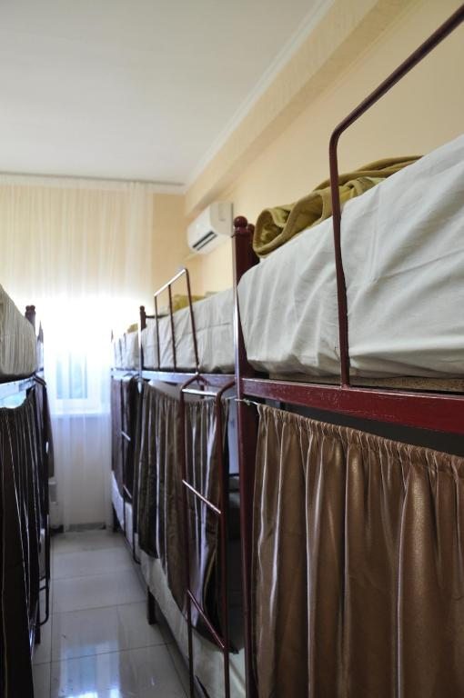 Номер (10-местный общий номер для женщин) хостела Hostel - NS Prestige, Шымкент