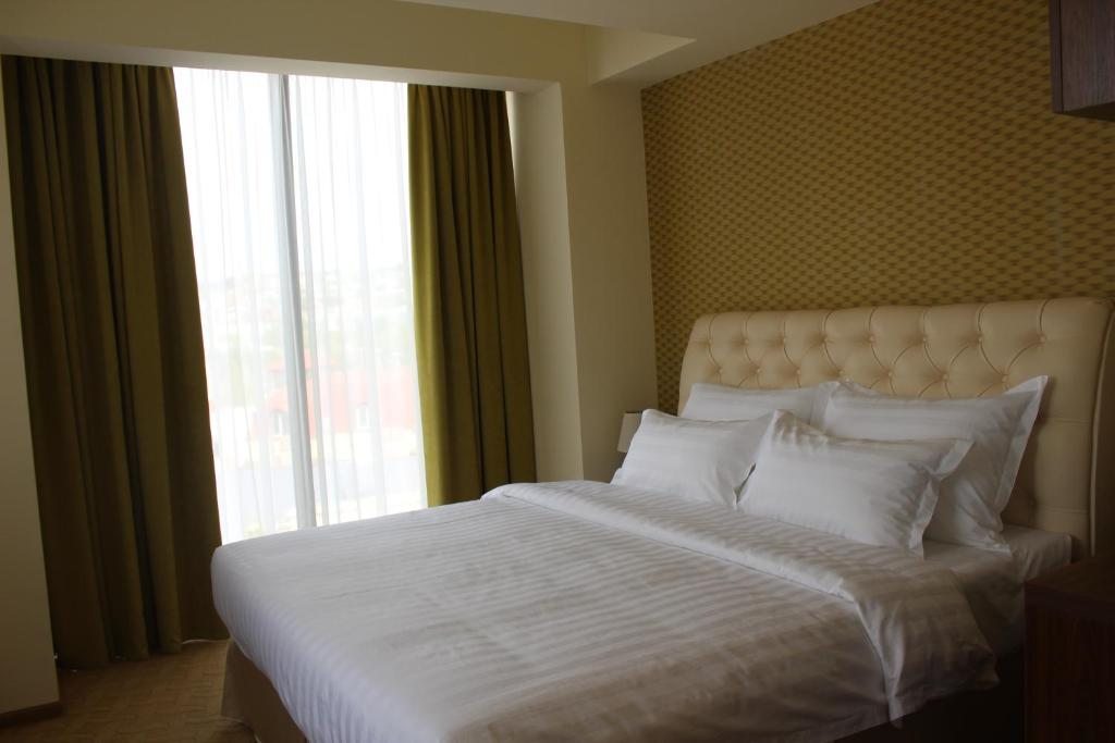 Двухместный (Небольшой двухместный номер с 1 кроватью) отеля Pirimze Plaza, Тбилиси