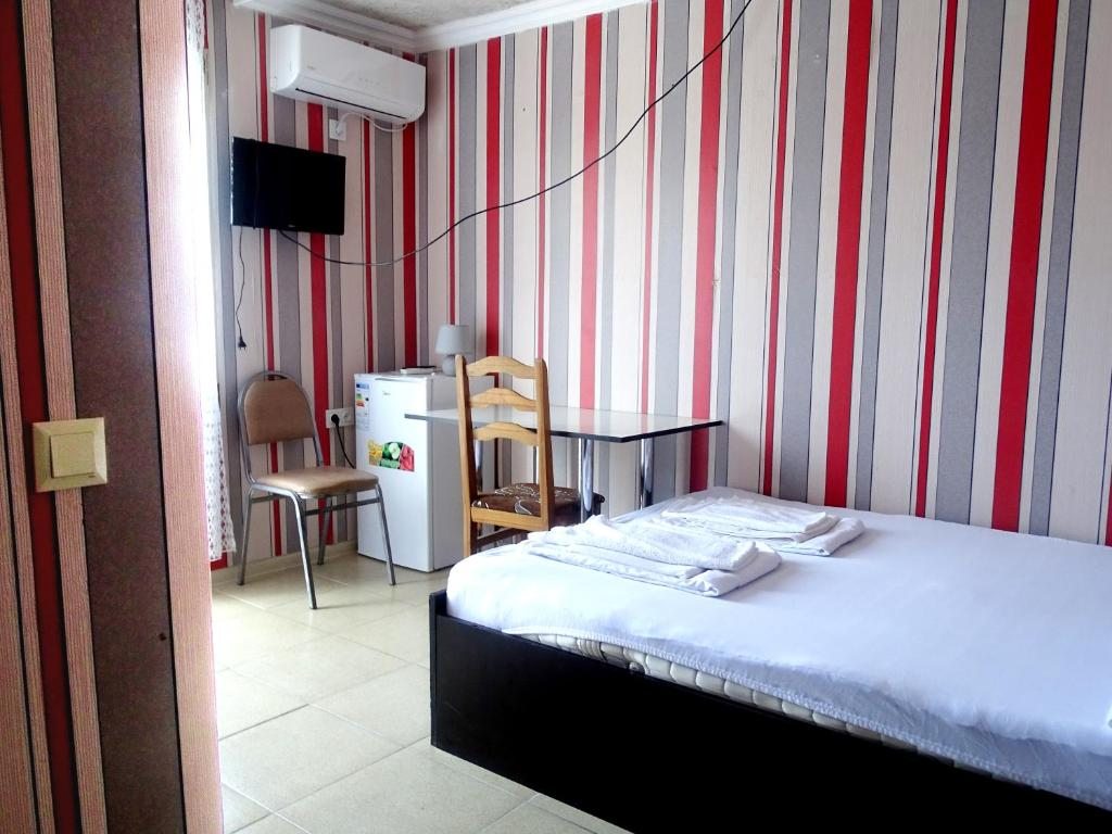 Двухместный (Двухместный номер Делюкс с 1 кроватью и балконом) отеля Guest House MIMINO, Кобулети