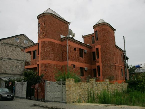 Two Towers Guest House, Кутаиси
