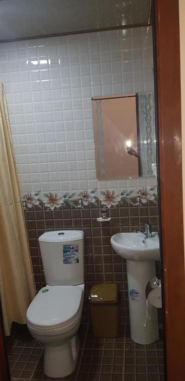 Трехместный (Трехместный номер с ванной комнатой) гостевого дома Samarkand Hotel, Самарканд