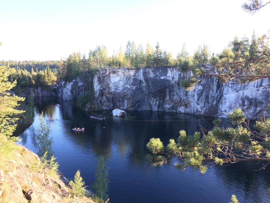 Карелия 2 республика. Forest Park Rauhala Карелия. Карельские Мальдивы Лахденпохья. Зоопарк в Лахденпохья. Республика Карелия город Лахденпохья ов ушей база.