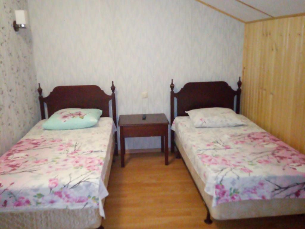 Двухместный (Двухместный номер с 2 отдельными кроватями) отеля Отель-Кафе Фортуна, Арсеньево, Тульская область