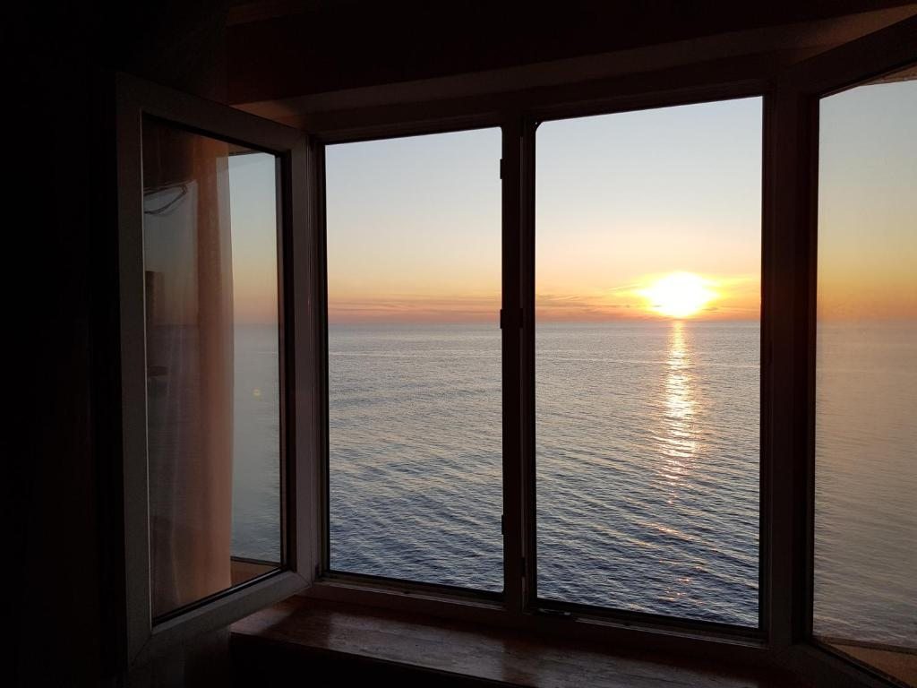 Трехместный (Улучшенный трехместный номер с видом на море), Эллинг-Лоо