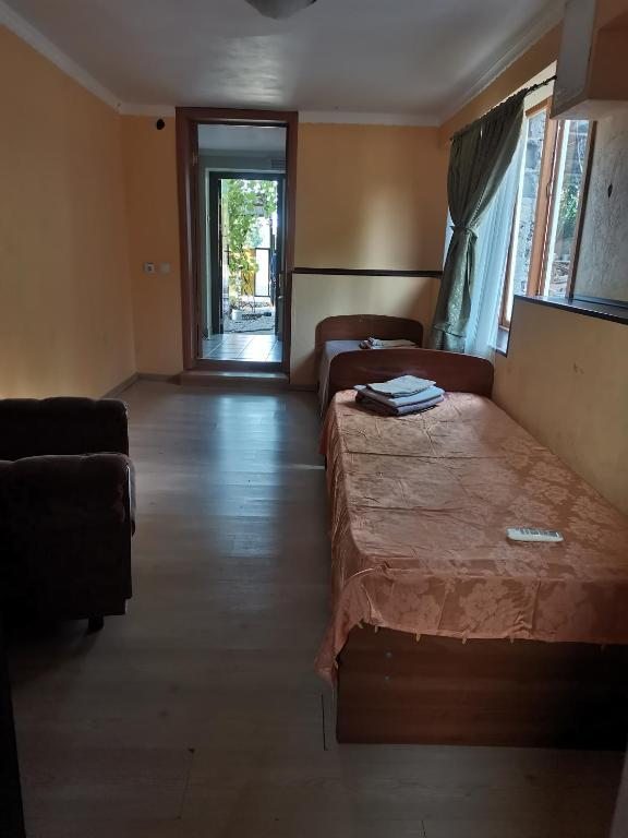 Трехместный (Трехместный номер с ванной комнатой), Гостевой дом У Катюши