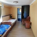 Трехместный (Трехместный номер с ванной комнатой), Гостевой дом У Катюши