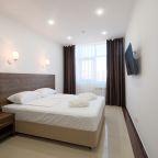 Двухместный (Улучшенный двухместный номер с 1 кроватью или 2 отдельными кроватями, вид на город), Апарт-отель Ривьера Парк