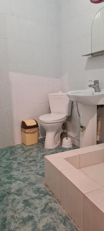 Двухместный (Двухместный номер с 2 отдельными кроватями и общей ванной комнатой) гостевого дома Валентина, Сочи