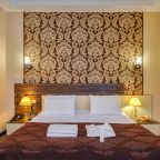 Трехместный (Полулюкс), Гостевой дом Сальвадор Holiday & Auqa-zone