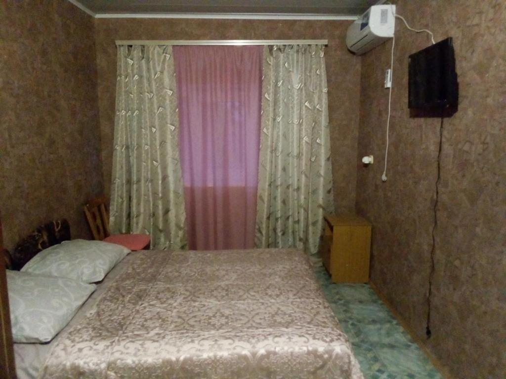 Двухместный (Двухместный номер с 1 кроватью или 2 отдельными кроватями и частичным видом на море) гостевого дома Виктория на Греческой, Сочи