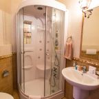 Двухместный (Номер "Бунгало" с балконом), Гостевой дом Резиденция Леонора