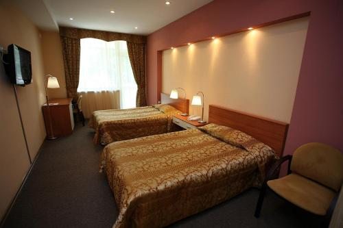 Двухместный (Стандартный двухместный номер с 2 отдельными кроватями) гостиничного комплекса Парус, Сочи