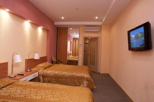 Двухместный (Специальное предложение - Двухместный номер с 2 отдельными кроватями) гостиничного комплекса Парус, Сочи