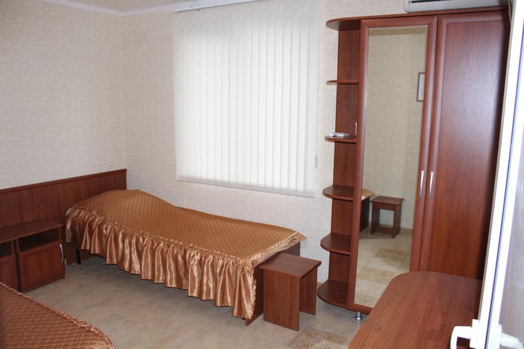 Двухместный (Стандартный двухместный номер с 2 отдельными кроватями) гостевого дома Самотлор, Лазаревское