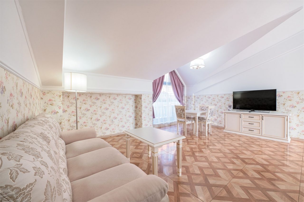 Апартаменты (Апартаменты Элит 2-х комн. 105 м с кухней с террасой от 2-х до 4-х мест (5 этаж)), Бутик-Отель Демфил
