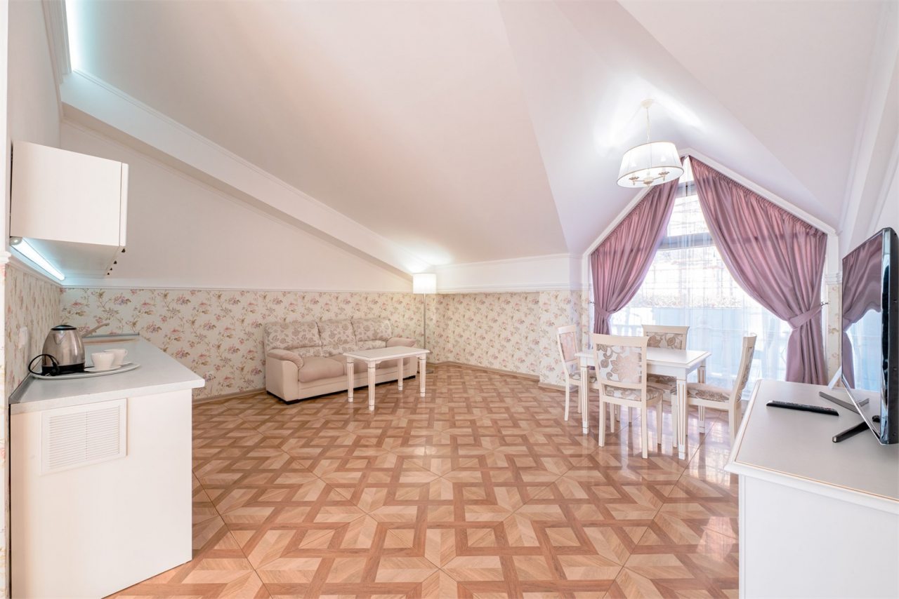 Апартаменты (Апартаменты Элит 2-х комн. 105 м с кухней с террасой от 2-х до 4-х мест (5 этаж)), Бутик-Отель Демфил