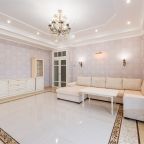 Апартаменты (Апартаменты Элит 3-х комн. 130 м с кухней с террасой от 2-х до 6-ти мест (2 этаж)), Бутик-Отель Демфил