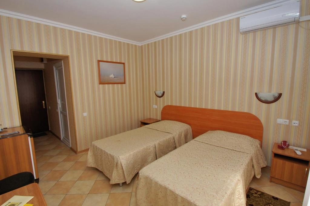 Двухместный (Просторный двухместный номер с 2 отдельными кроватями) гостевого дома Аталанта, Лазаревское