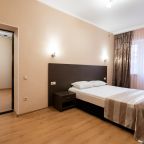 Четырехместный (Двухкомнатный номер  "Комфорт" тариф "Оздоровительная путёвка"), Санаторий Русь