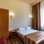 Четырехместный (Двухкомнатный номер "Эконом" тариф "Оздоровительная путёвка"), Санаторий Русь