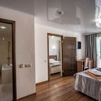 Четырехместный (Двухкомнатный номер "Стандарт" тариф "Оздоровительная путёвка"), Санаторий Русь