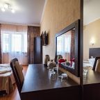 Четырехместный (Двухкомнатный номер "Комфорт" тариф "Путёвка с лечением"), Санаторий Русь