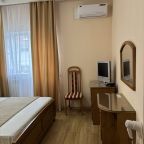 Трехместный, Гостиница Москва