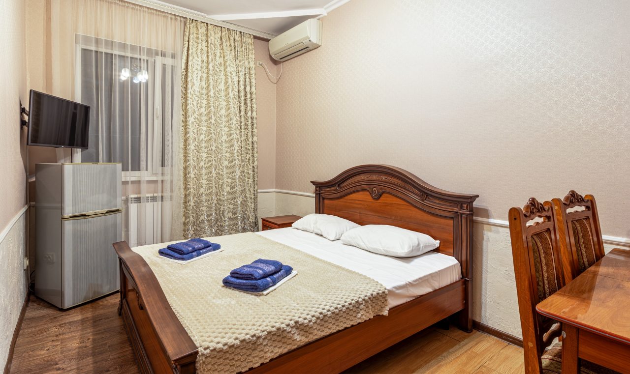 Полулюкс (С 2-мя раздельными комнатами без балкона), Гостиница Ника