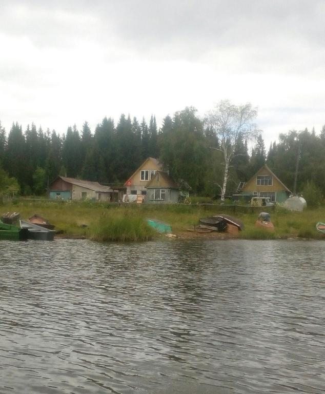 Семейный (Семейный номер с видом на озеро), Домик на берегу Зюраткуля