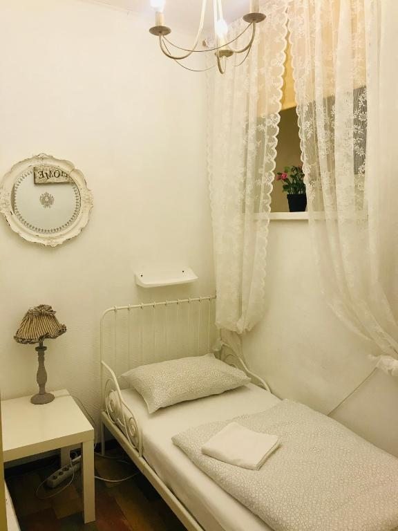 Одноместный (Одноместный номер с общей ванной комнатой) хостела Город Патриаршие, Москва